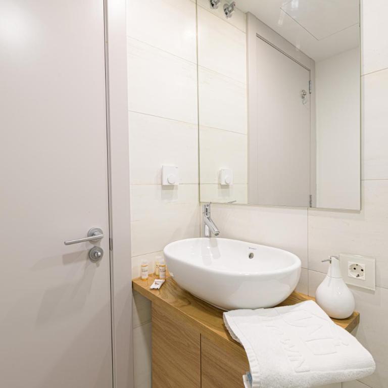 WintowinRentals Fuengirola Exclusive Sea View Apartment with Terrace, Pool and Parking - Apartamento de 2 dormitorios - 50