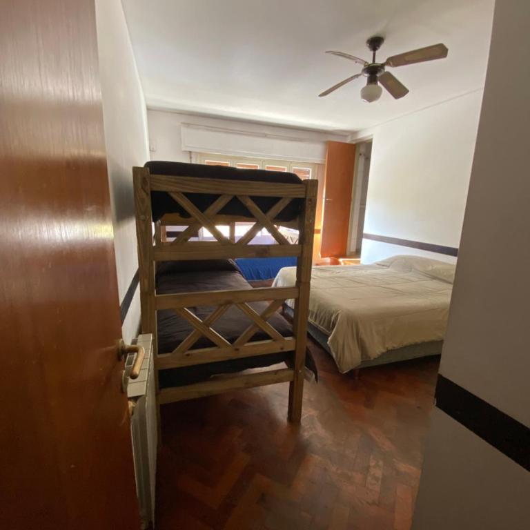 Hostel la Embajada - Habitación Familiar con baño privado - 4