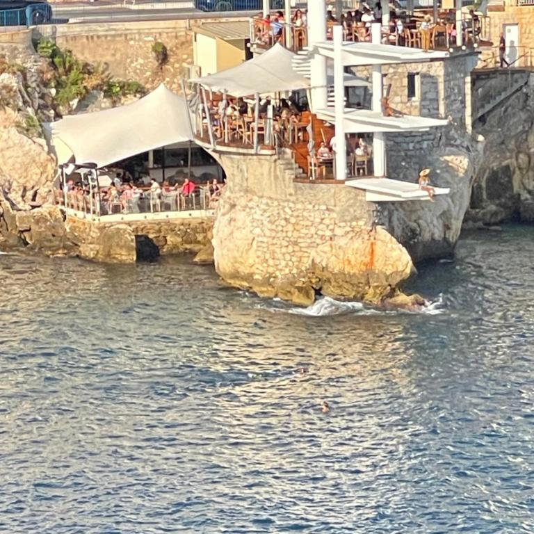 Ezevacances Studio Capuccino vue mer 5 mn plage 7 mn gare Wifi - Studio with Sea View - 33