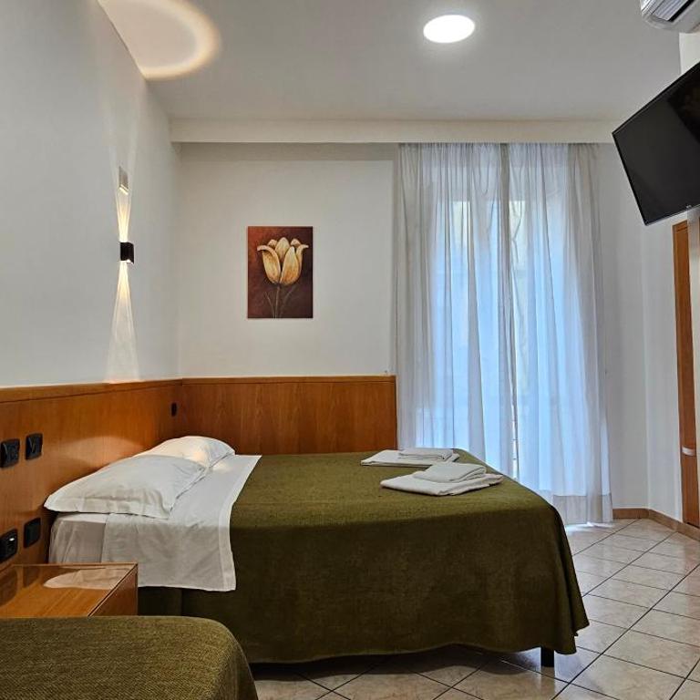 Hotel Zara Napoli - Camera Tripla - 1