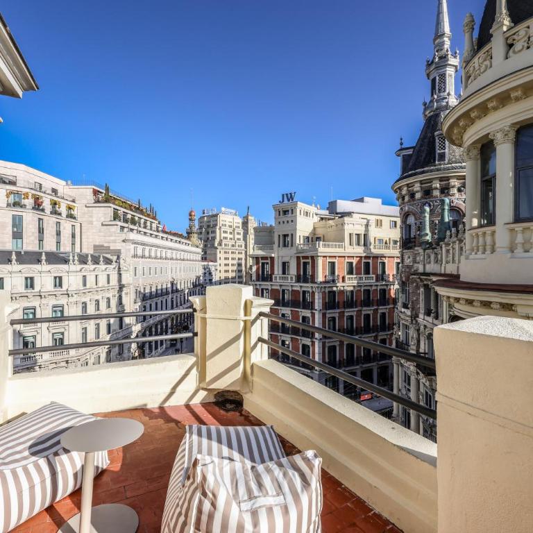 AmazINN Boutique Madrid Canalejas - Penthouse Apartment - 31