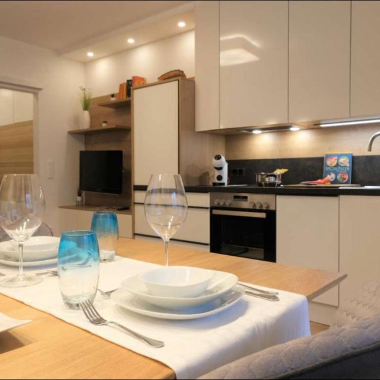 family & friends Apartment am Kurpark - Apartment mit 2 Schlafzimmern und Balkon - 62