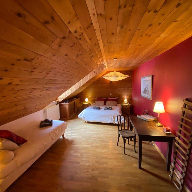 La Roche Meane - Chambre Quadruple avec Salle de Bains Privative - 1