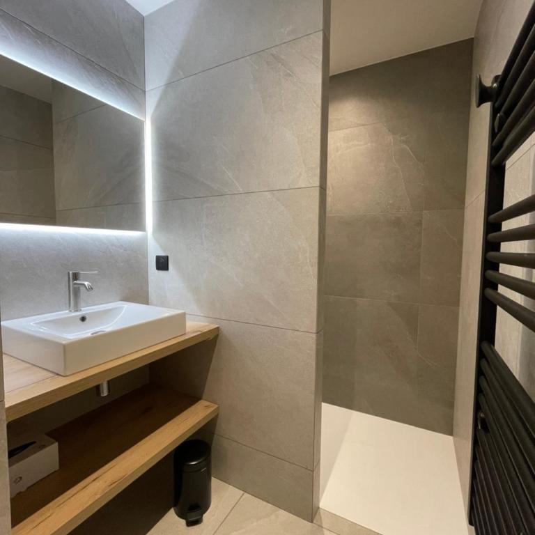 Appartement Haut de Gamme neuf - 6 personnes - App 005 - Appartement 3 Chambres avec Balcon - 6