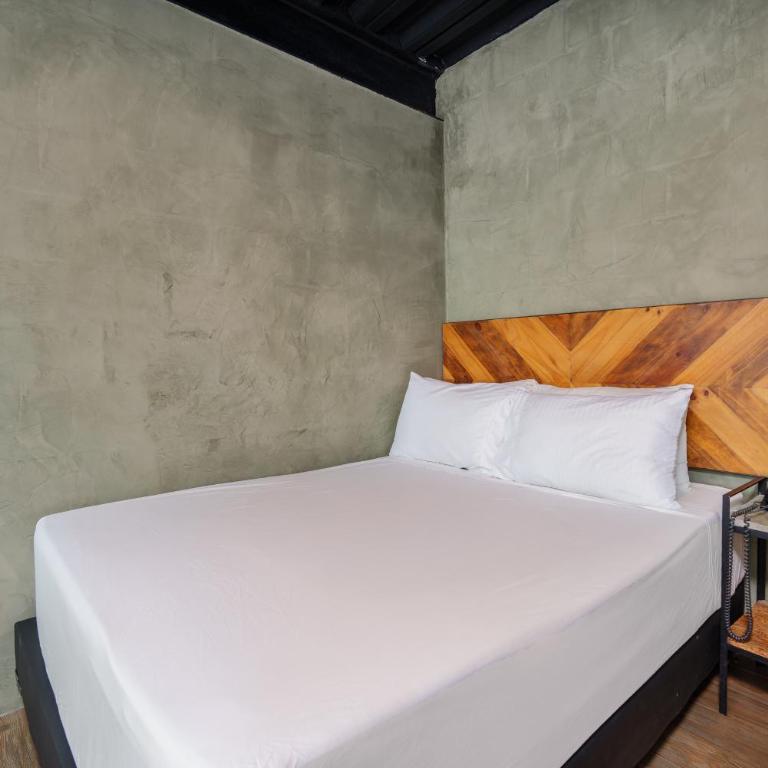 Lleras Vibex Party - Superior Double Room - 13