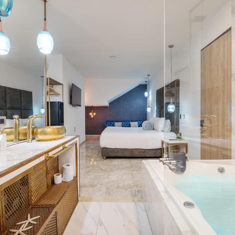 Lleras Vibex Party - King Room with Spa Bath - 6