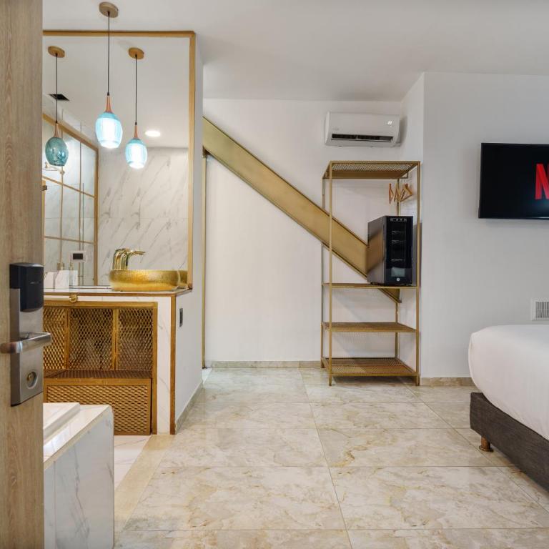 Lleras Vibex Party - King Room with Spa Bath - 15