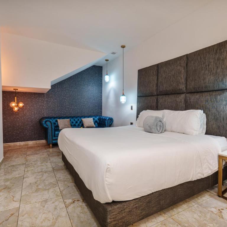 Lleras Vibex Party - King Room with Spa Bath - 17