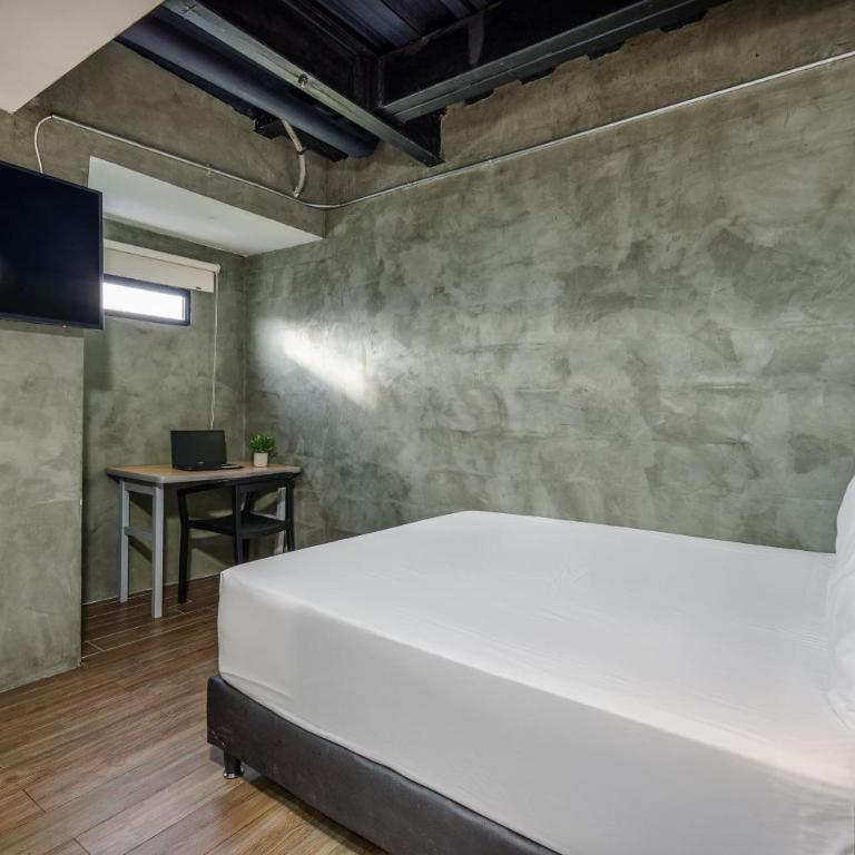 Lleras Vibex Party - Standard Double Room - 3