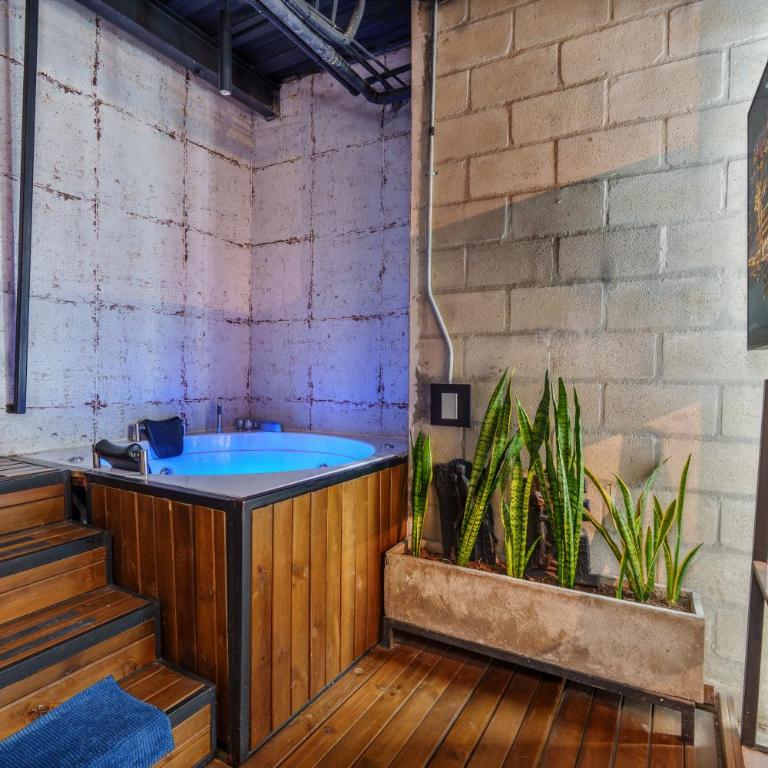 Lleras Vibex Party - Two-Bedroom Apartment with View - 3