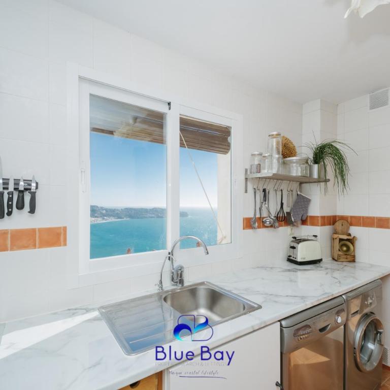 Al Alba Townhouse with Community Pool and Padel - Four-Bedroom House - 23