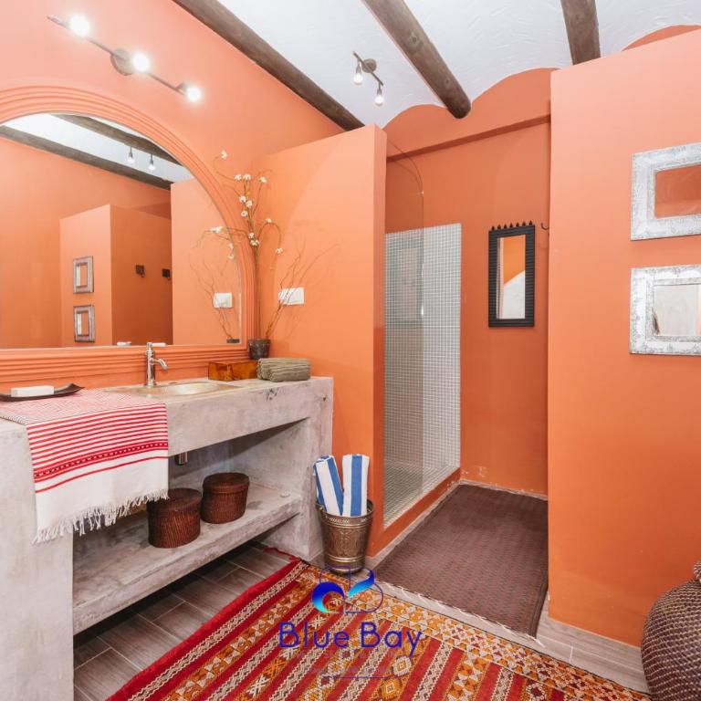 Al Alba Townhouse with Community Pool and Padel - Four-Bedroom House - 49