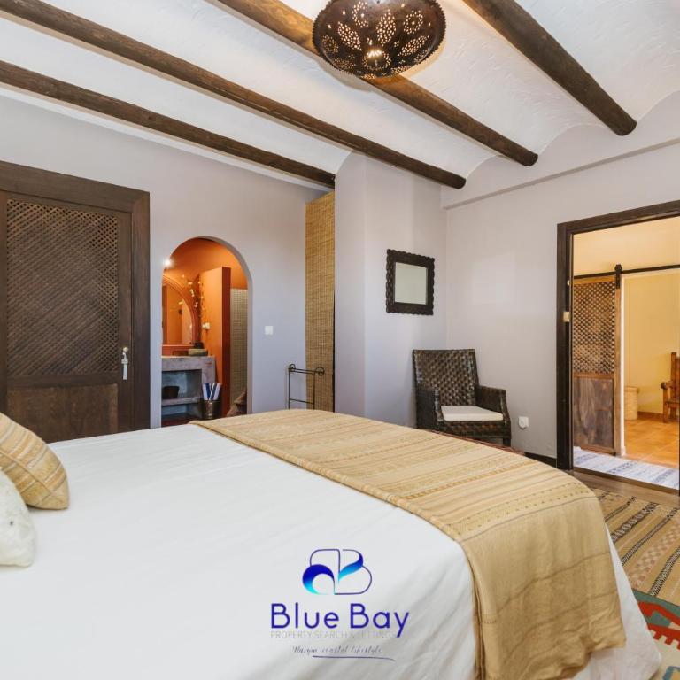 Al Alba Townhouse with Community Pool and Padel - Four-Bedroom House - 46