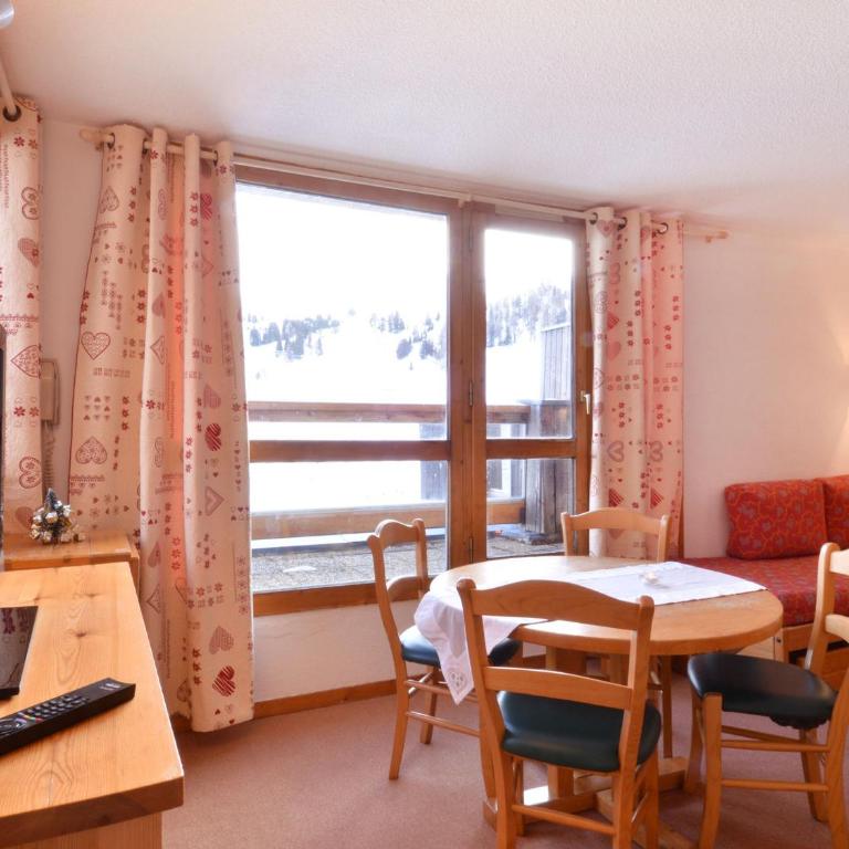Appartement spacieux, ski aux pieds avec balcon, 5 pers - Apartamento de 1 dormitorio - 1