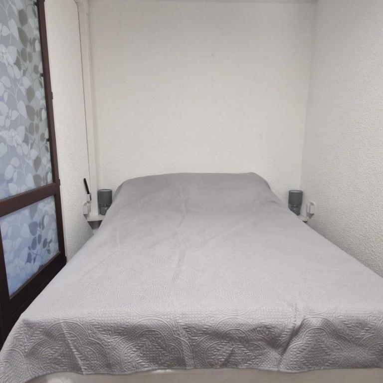Les Bastides Au calme joli appartement avec terrasse - Parking - Piscine - Clim - Appartement 2 Chambres - 15