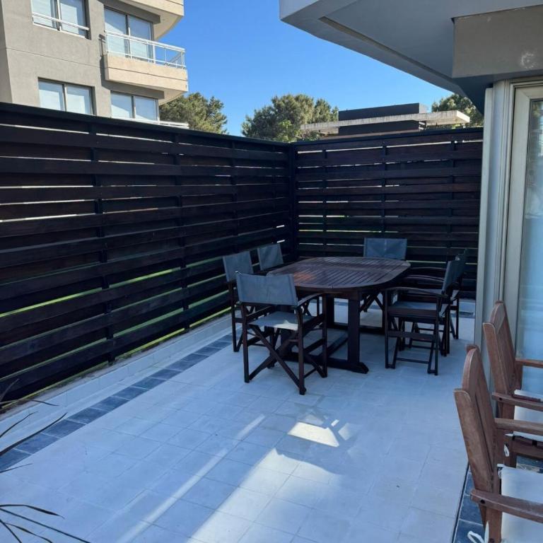 Depto 3 ambientes con terraza en Pinamar - Apartamento de 2 dormitorios con terraza - 12