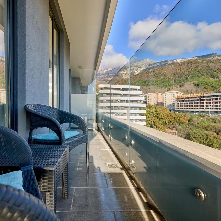 Skyline Sunset - Studio Apartment with Sea View - 2