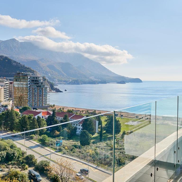 Skyline Sunset - Studio Apartment with Sea View - 3