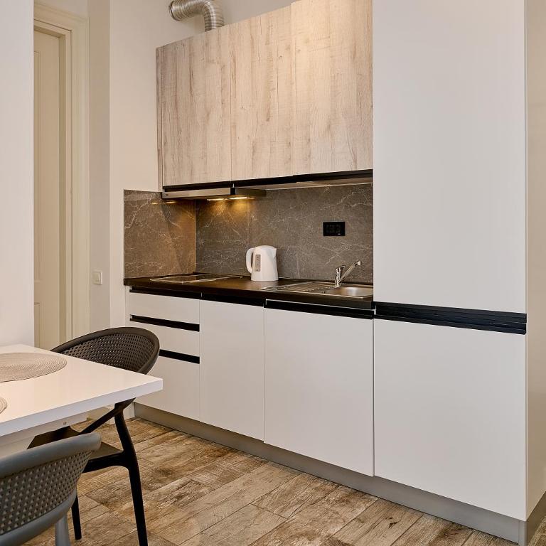 Skyline Sunset - Studio Apartment with Sea View - 10