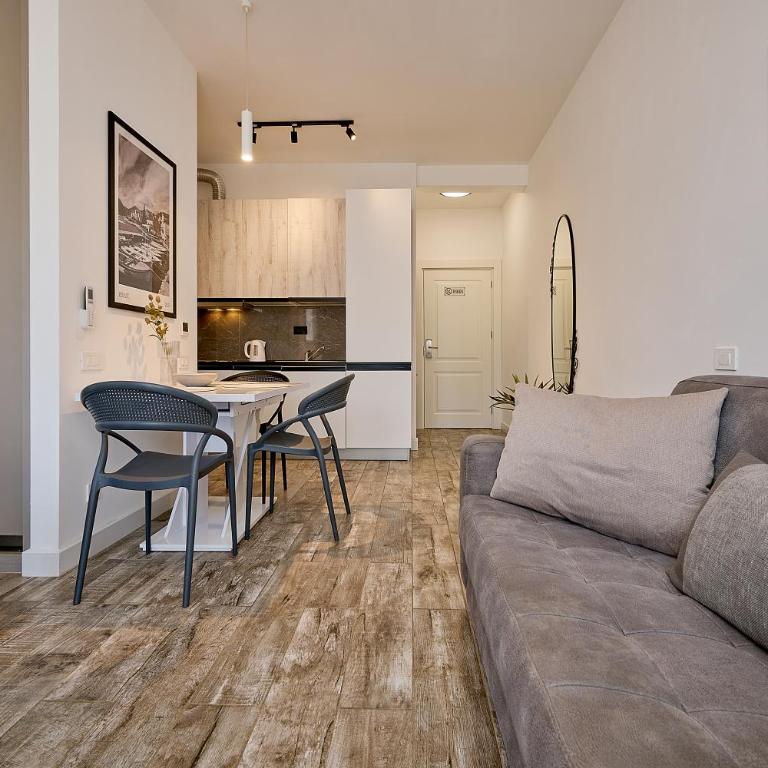 Skyline Sunset - Studio Apartment with Balcony - 5