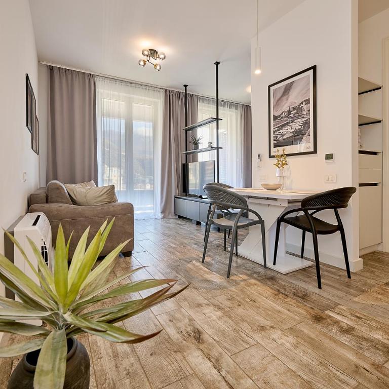 Skyline Sunset - Studio Apartment with Balcony - 7