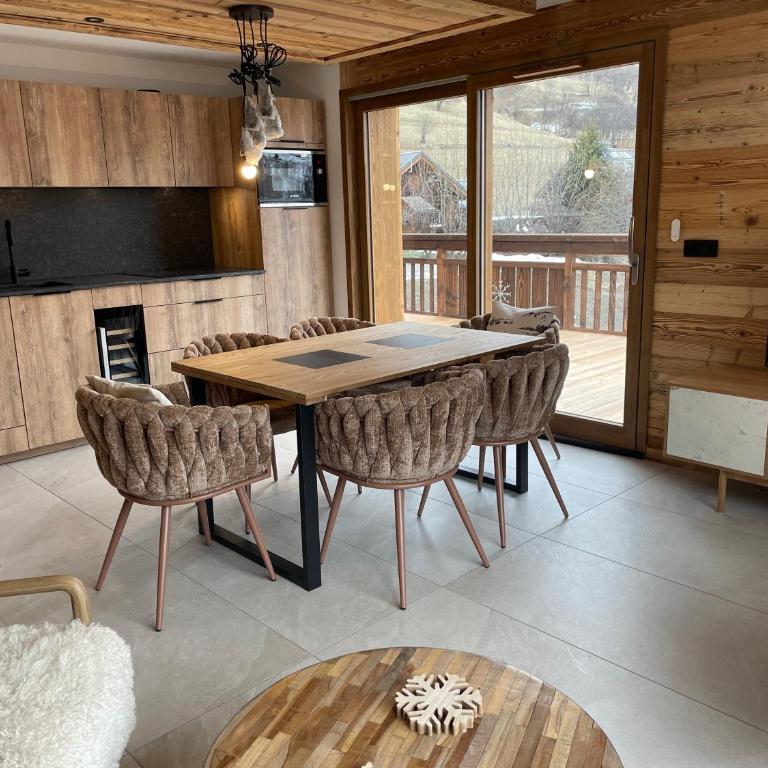 Appartement Haut de Gamme neuf avec terrasse de 25m2 - 6 personnes - App 002 - Appartement 3 Chambres Premium avec Balcon - 1