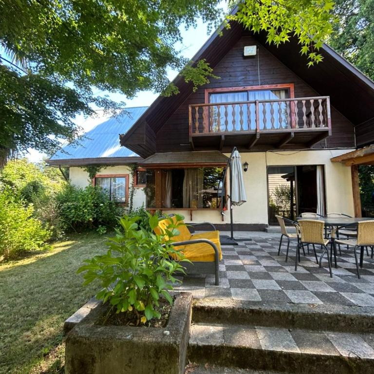Cabañas Mulpun - Five-Bedroom House - 14