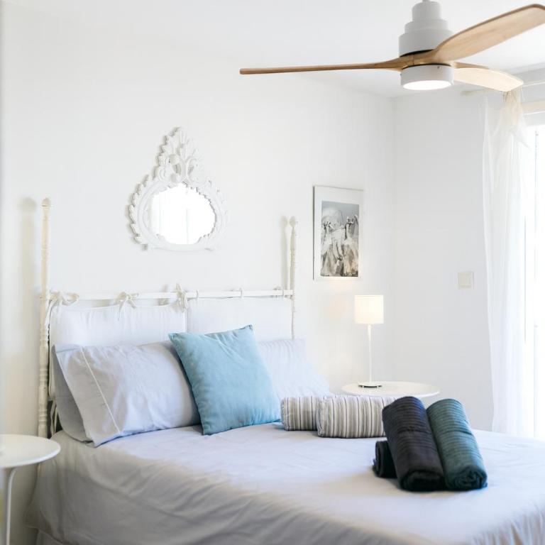 Al Alba Townhouse with Community Pool and Padel - Four-Bedroom House - 39