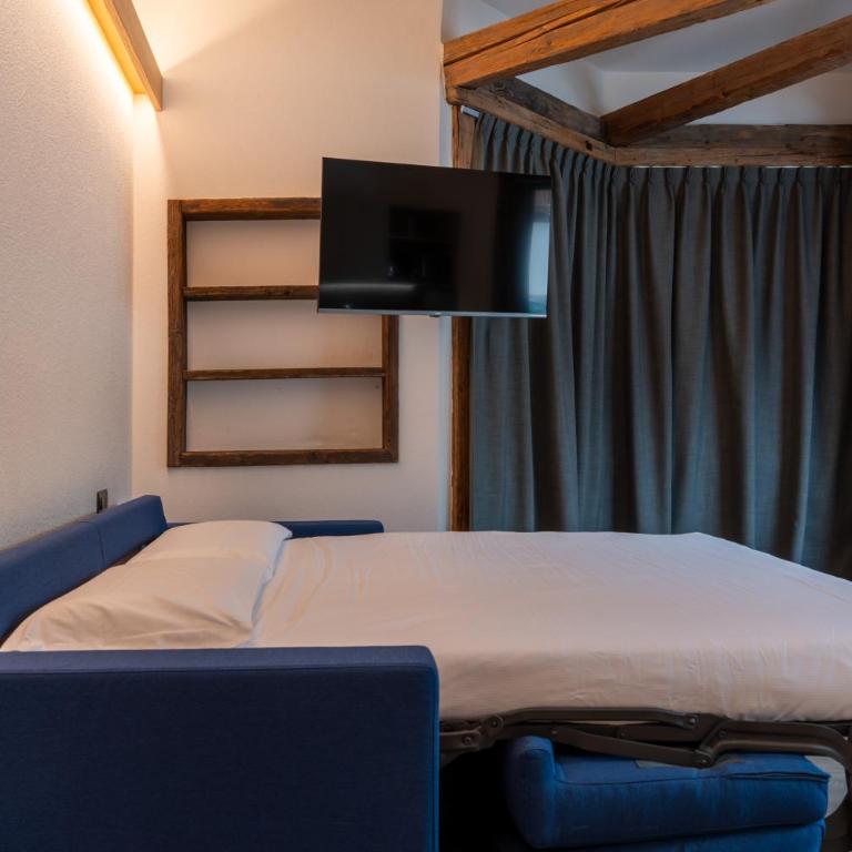 Chalet Layla by Original Galli - Deluxe Two Bedroom Apartment with Garden - 17