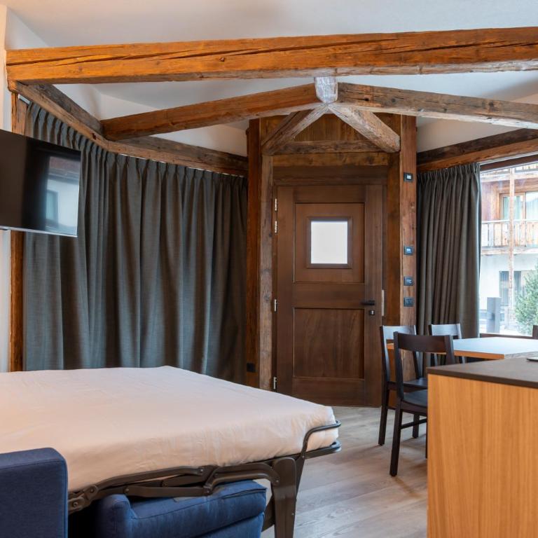 Chalet Layla by Original Galli - Deluxe Two Bedroom Apartment with Garden - 20