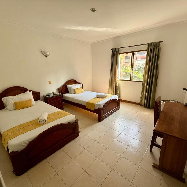 Hotel Balcones De Malibu - Twin Room - 1