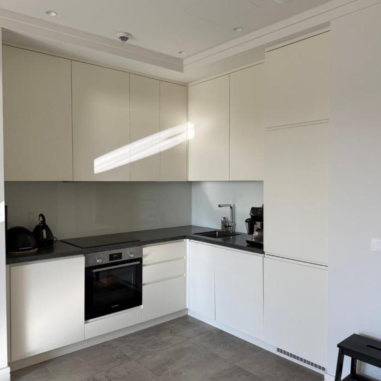 Centrale Contemporary Apartment With Direct Pool Access - One-Bedroom Apartment with Terrace - 21