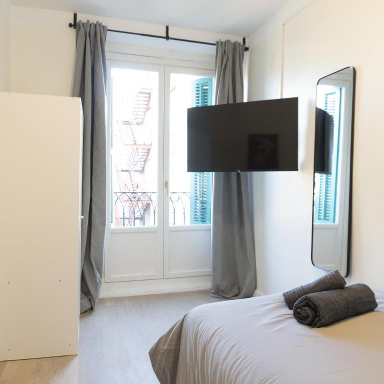 Malasaña Urban Rooms - Habitación Individual con balcón - 20