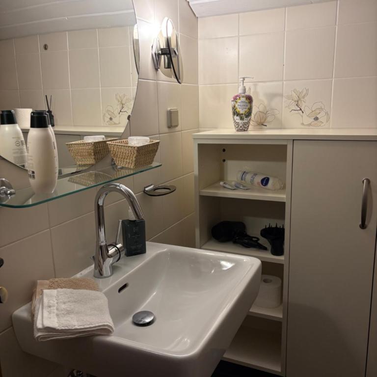Haus Karin Mallnitz - Apartment mit 1 Schlafzimmer, Balkon und Bergblick - 16