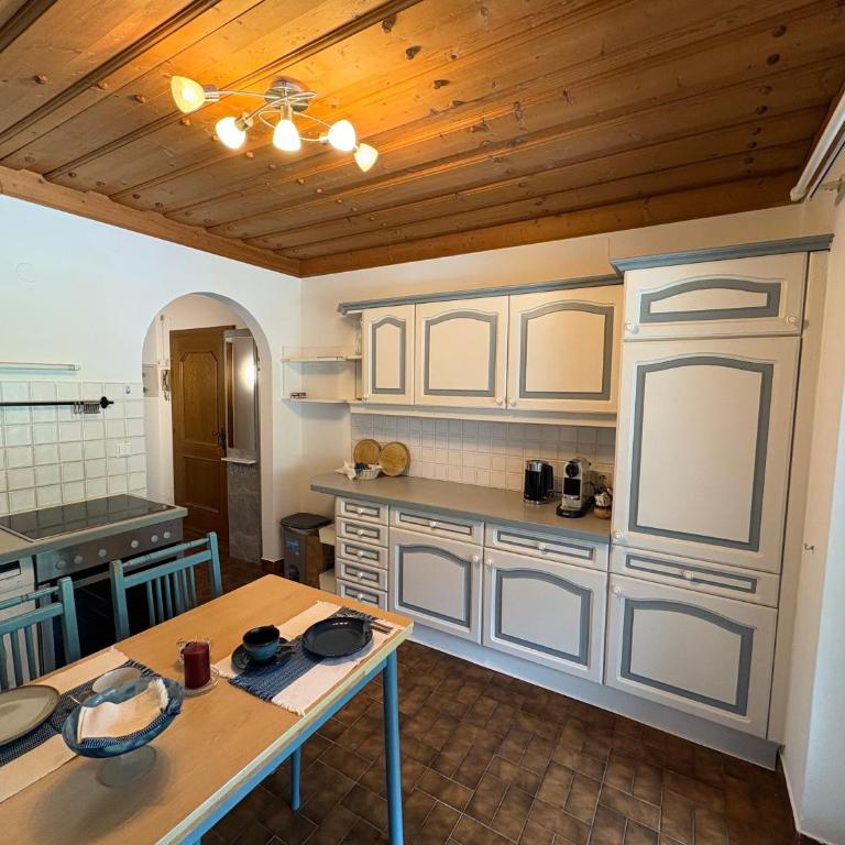 Haus Karin Mallnitz - Apartment mit 1 Schlafzimmer, Balkon und Bergblick - 1