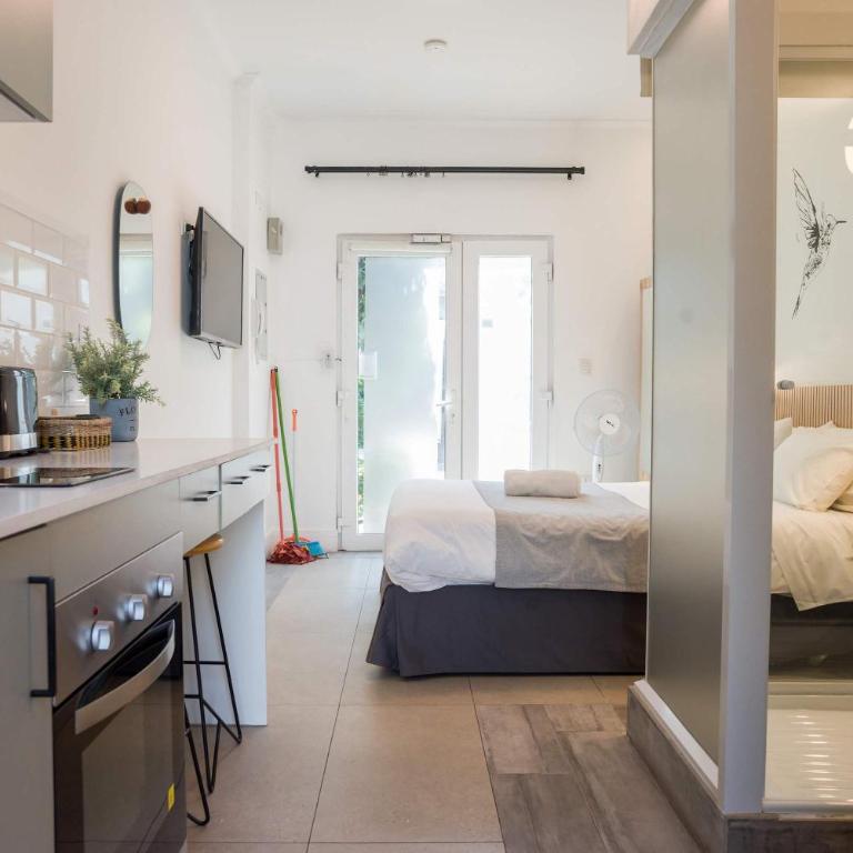 Bellavista Buzz Stylish 1BR Oasis Just Steps from the Metro - Studio - 4