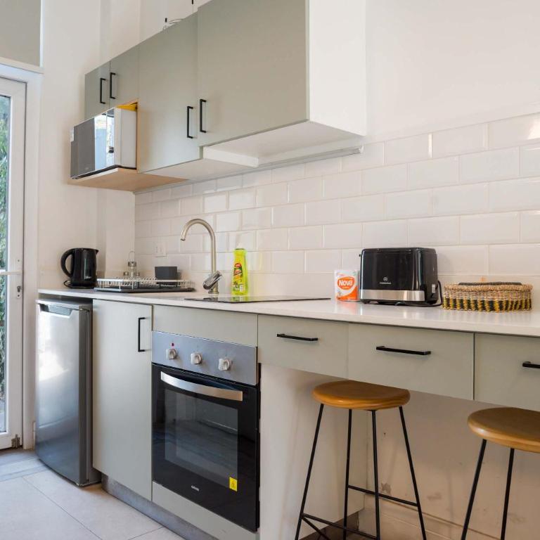 Bellavista Buzz Stylish 1BR Oasis Just Steps from the Metro - Studio - 20