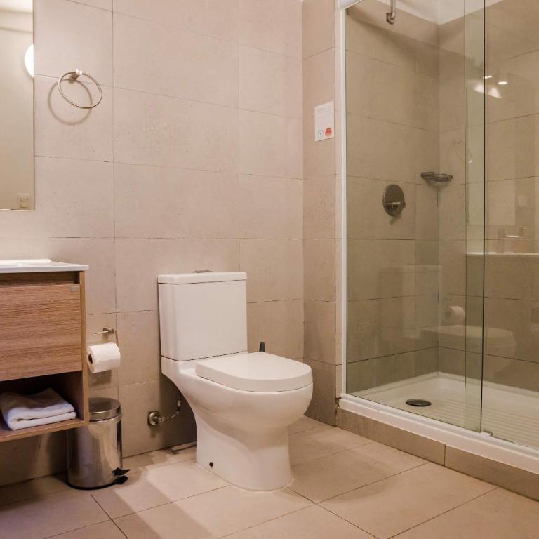 Metro to Fun 1BR near Bellavista & Hospital - Studio - 3