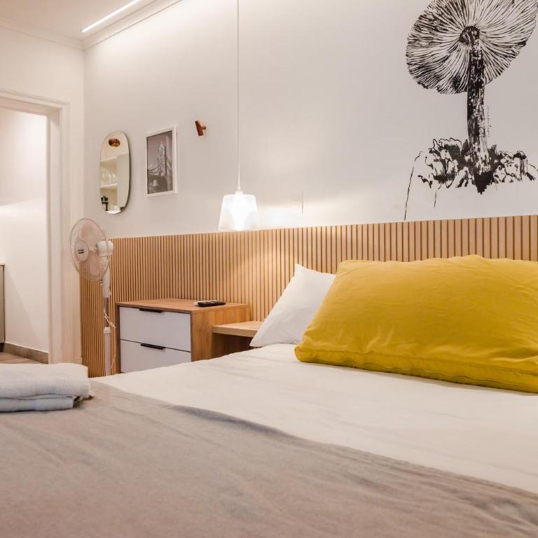Metro to Fun 1BR near Bellavista & Hospital - Studio - 4