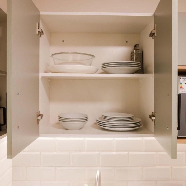 Metro to Fun 1BR near Bellavista & Hospital - Studio - 13