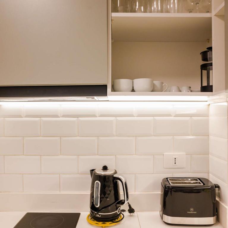 Metro to Fun 1BR near Bellavista & Hospital - Studio - 15