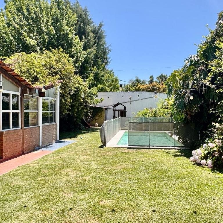 PH tipo casa, con parque y pileta, en La Plata , barrio norte - Apartamento de 3 dormitorios - 1