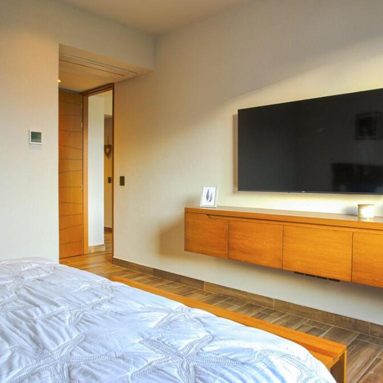 Chic Versalles Condo Infinity Pool, Coworking - Two-Bedroom Apartment - 9