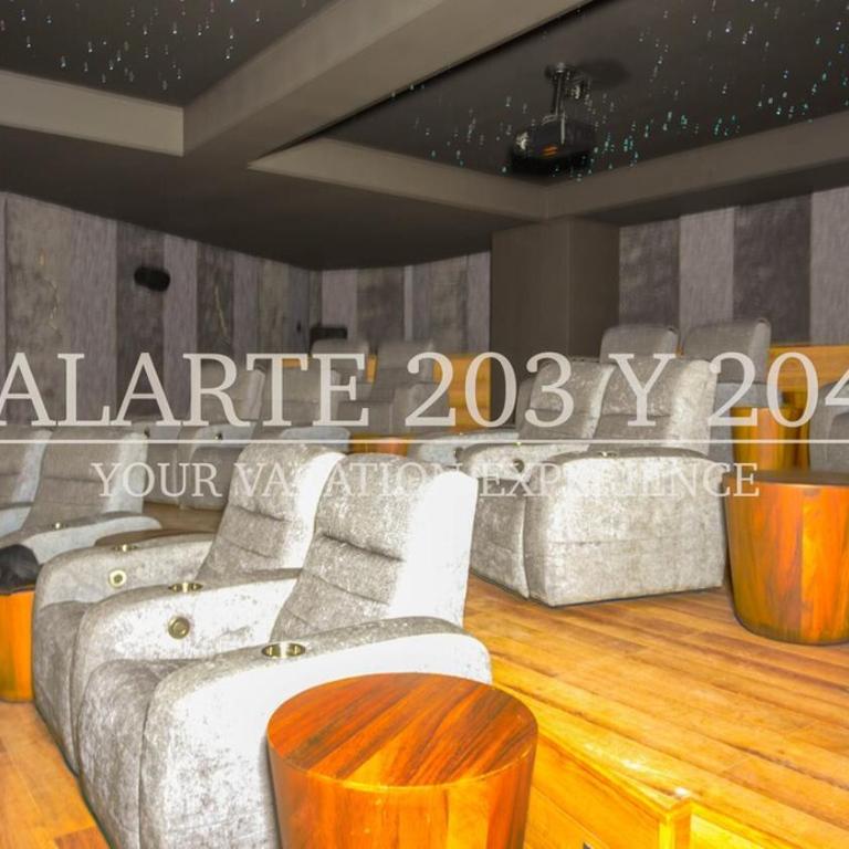 Chic Versalles Condo Infinity Pool, Coworking - Two-Bedroom Apartment - 14