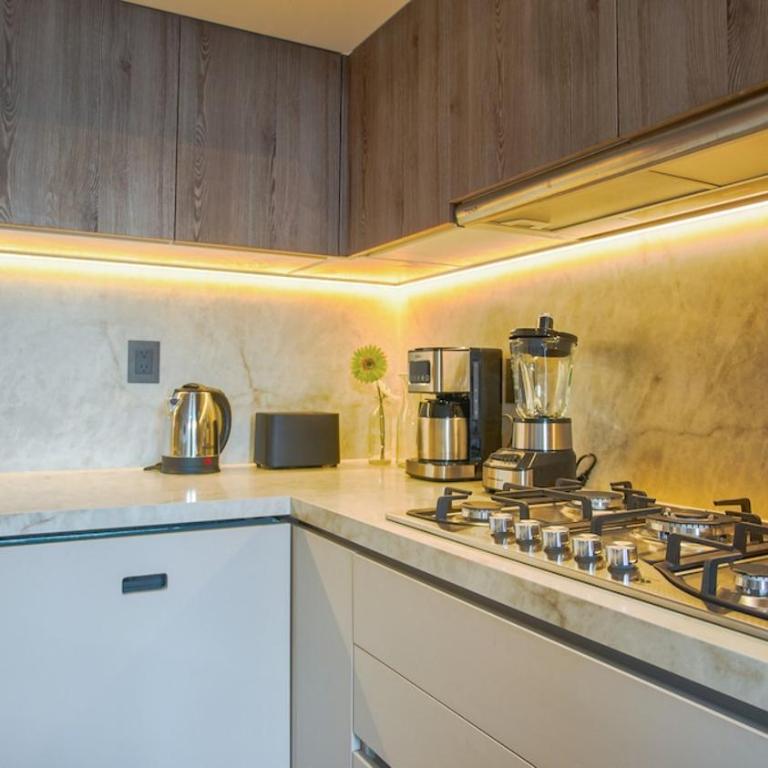 Chic Versalles Condo Infinity Pool, Coworking - Two-Bedroom Apartment - 26