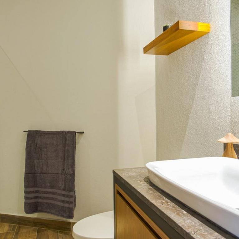 Chic Versalles Condo Infinity Pool, Coworking - Two-Bedroom Apartment - 28