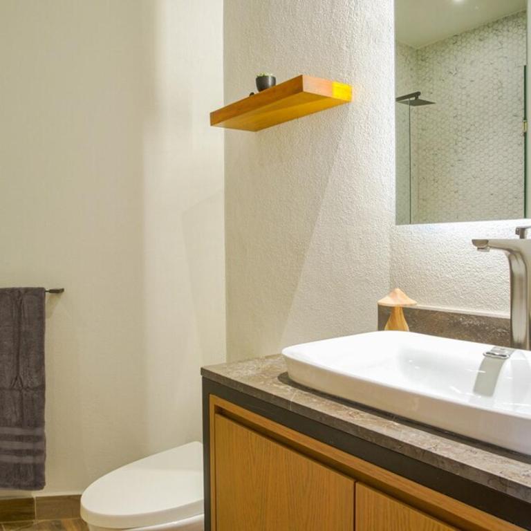 Chic Versalles Condo Infinity Pool, Coworking - Two-Bedroom Apartment - 32