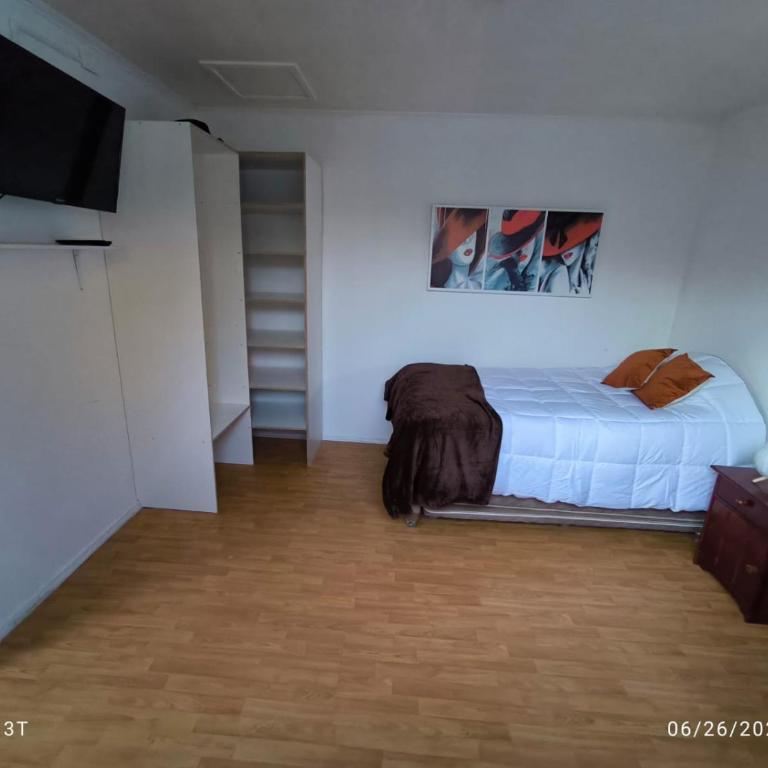 Depto interior Full equipado, excelente sector - Two-Bedroom Apartment - 9
