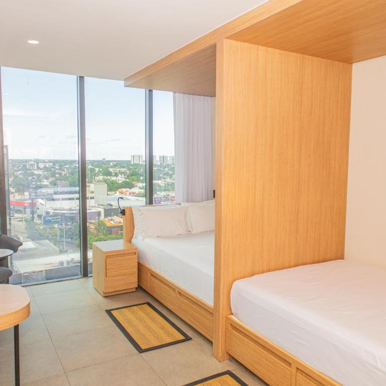 Crowne Plaza Merida by IHG - Standard Double Room with Two Double Beds and City View - 1