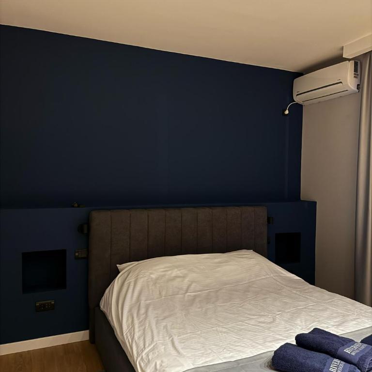 Riverside apartment - Two-Bedroom Apartment - 7